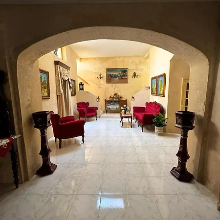Nina Homestay