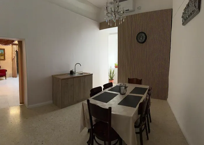 Nina Homestay szállás *